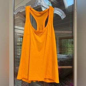 Lululemon tank size 16